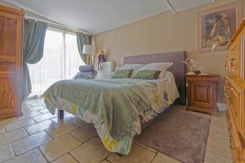 RARE à la vente, TRÈS BEL ENSEMBLE IMMOBILIER bien situé au CALME proche de ST-ROMAIN DE COLBOSC (76430)