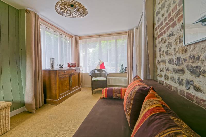 RARE à la vente, TRÈS BEL ENSEMBLE IMMOBILIER bien situé au CALME proche de ST-ROMAIN DE COLBOSC (76430)