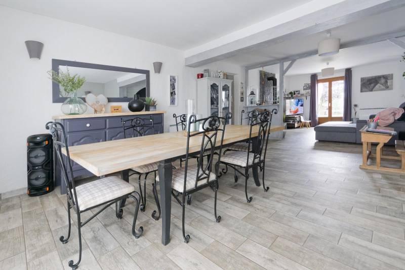 En EXCLUSIVITÉ, Maison offrant vie de PLAIN-PIED située entre CRIQUETOT L'ESNEVAL (76110) et SAINT-ROMAIN DE COLBOSC (76430)