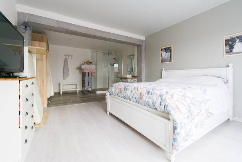 En EXCLUSIVITÉ, Maison offrant vie de PLAIN-PIED située entre CRIQUETOT L'ESNEVAL (76110) et SAINT-ROMAIN DE COLBOSC (76430)