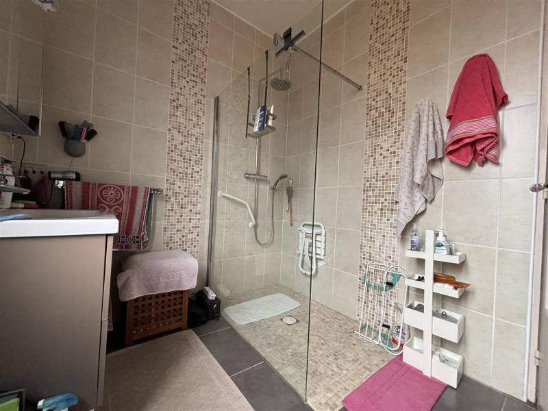 Maison NON-MITOYENNE sur sous-sol COMPLET très bien située proche place Sainte-Cécile au HAVRE (76610)
