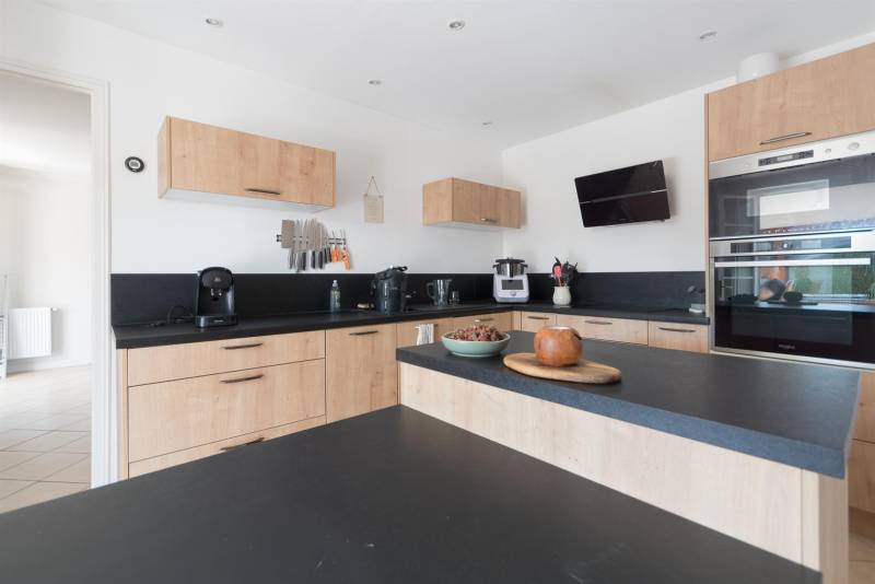 VENDU ! En EXCLUSIVITÉ, Maison BEAU VOLUME offrant vie de PLAIN-PIED située au CALME proche LILLEBONNE (76170)