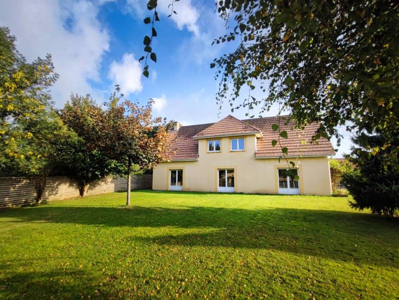 Grande Maison BEAU VOLUME 180m²  NON-MITOYENNE située à proximité de SAINT-ROMAIN DE COLBOSC (76430)