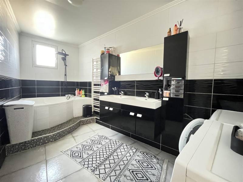 Maison NON-MITOYENNE BEAU VOLUME idéalement située au HAVRE (76620) - La Hétraie
