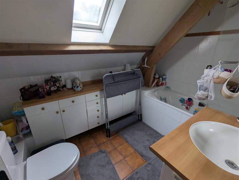 VENDU ! En EXCLUSIVITÉ, Maison NON-MITOYENNE en BON ÉTAT très bien située à MANÉGLISE (76133)
