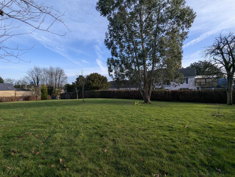 En EXCLUSIVITÉ, Belle parcelle constructible 1000m² dans un environnement CALME situé proche de SAINT-ROMAIN DE COLBOSC (76430)