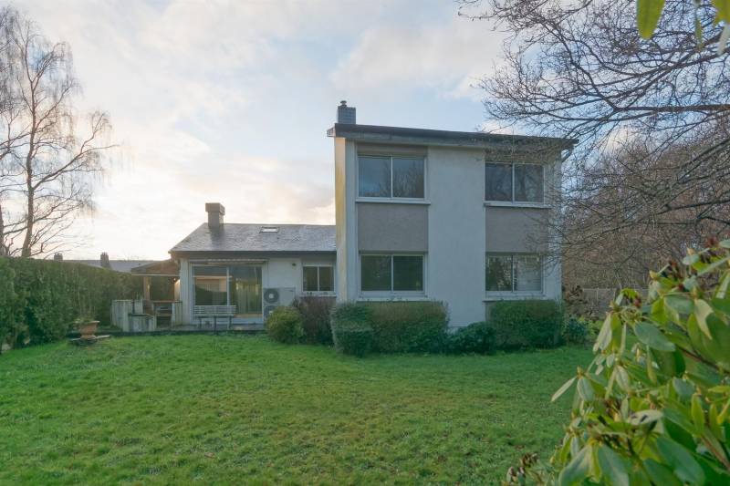 SOUS-COMPROMIS ! BELLE Maison NON-MITOYENNE offrant vie de PLAIN-PIED située au CALME à SAINT-LAURENT-DE-BREVEDENT (76700)