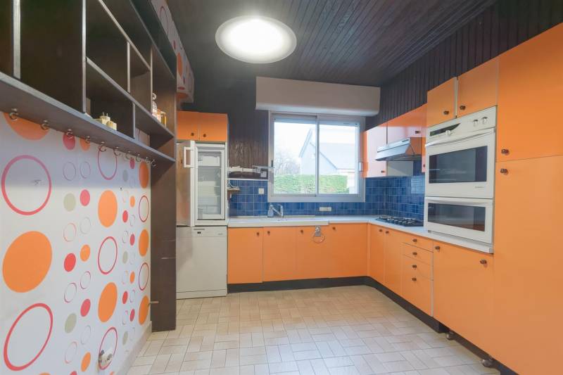 SOUS-COMPROMIS ! BELLE Maison NON-MITOYENNE offrant vie de PLAIN-PIED située au CALME à SAINT-LAURENT-DE-BREVEDENT (76700)