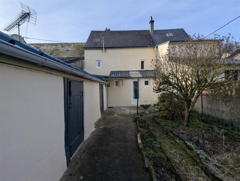 Maison BEAU POTENTIEL en plein CENTRE-BOURG de GRUCHET-LE-VALASSE (76210)