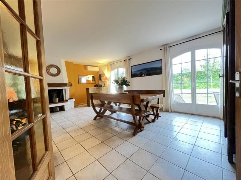 BELLE Maison 150m² en TRÈS BON ÉTAT offrant vie de PLAIN-PIED idéalement située à moins de 10min de la MER à SAINT-JOUIN BRUNEVAL (76280)