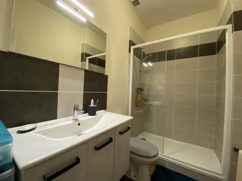 En EXCLUSIVITÉ, Maison NON-MITOYENNE idéalement située en plein CENTRE de MONTIVILLIERS (76290)