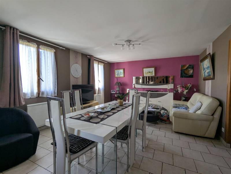En EXCLUSIVITÉ, Maison NON-MITOYENNE offrant vie de PLAIN-PIED dans secteur RÉSIDENTIEL de GRUCHET-LE-VALASSE (76210)