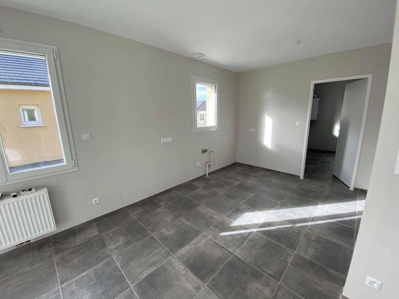 Vendu ! PLAIN-PIED TOTAL NEUF avec 3 CHAMBRES & GARAGE situé PLEIN COEUR de SAINT ROMAIN DE COLBOSC (76430)