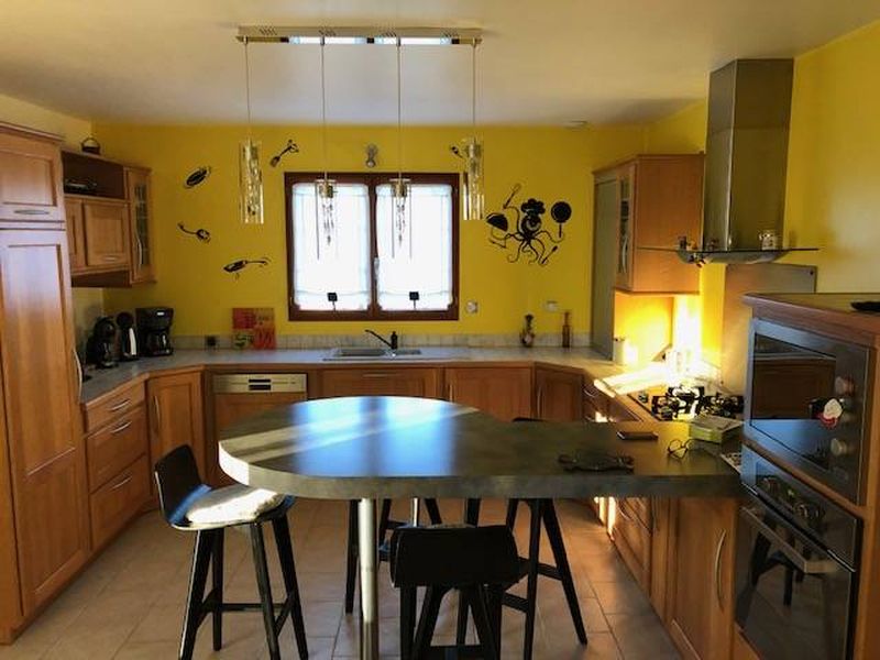 SUPERBE PAVILLON RÉCENT avec vie de PLAIN-PIED en vente à CRIQUETOT L'ESNEVAL 76280, proche CENTRE BOURG