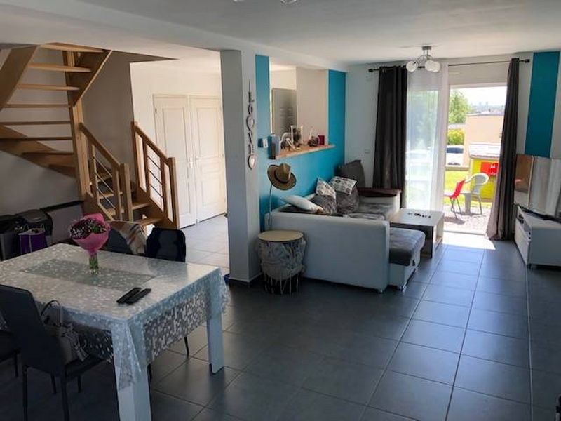 À vendre, JOLIE MAISON RÉCENTE - RT2012 - avec JARDIN et GARAGE située à 5 minutes de MONTIVILLIERS 76290
