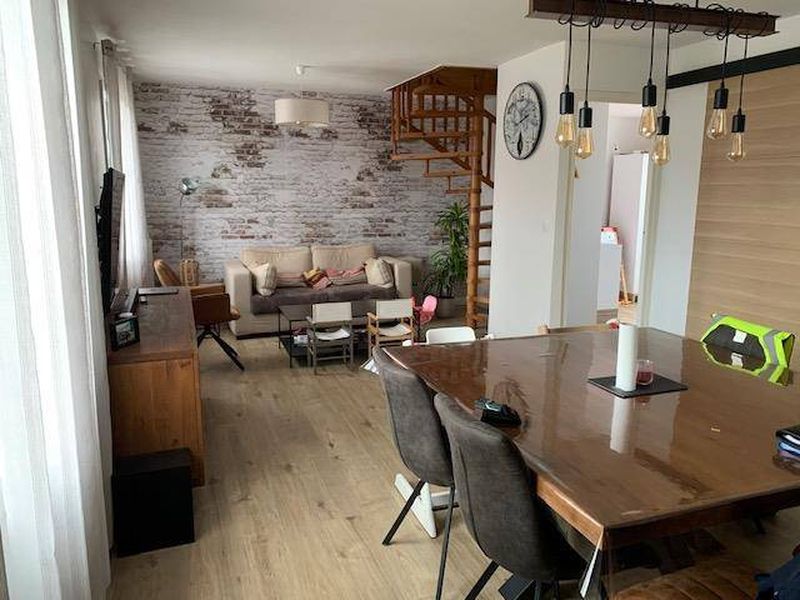 À vendre Maison traditionnelle, bien placée sur secteur RÉSIDENTIEL de BLÉVILLE