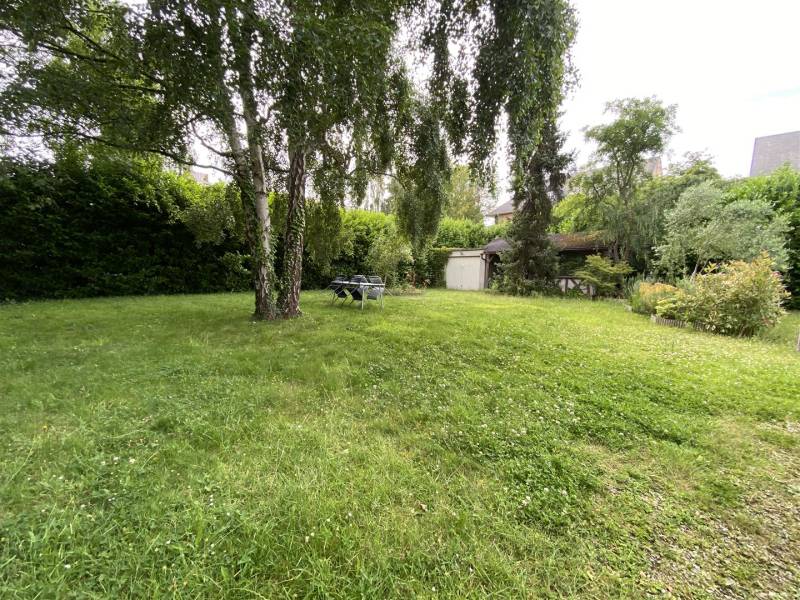 En EXCLUSIVITÉ, Maison NON-MITOYENNE idéalement située en plein CENTRE de MONTIVILLIERS (76290)
