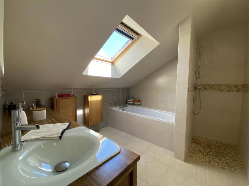 En EXCLUSIVITÉ, Maison en TRÈS BON ÉTAT idéal FAMILLE proche place Ste Cécile au HAVRE (76610)