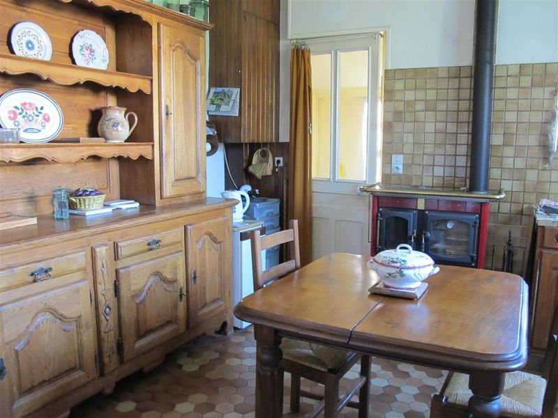 Maison 3 chambres avec nombreuses dépendances en vente à saint laurent de brévedent 76700