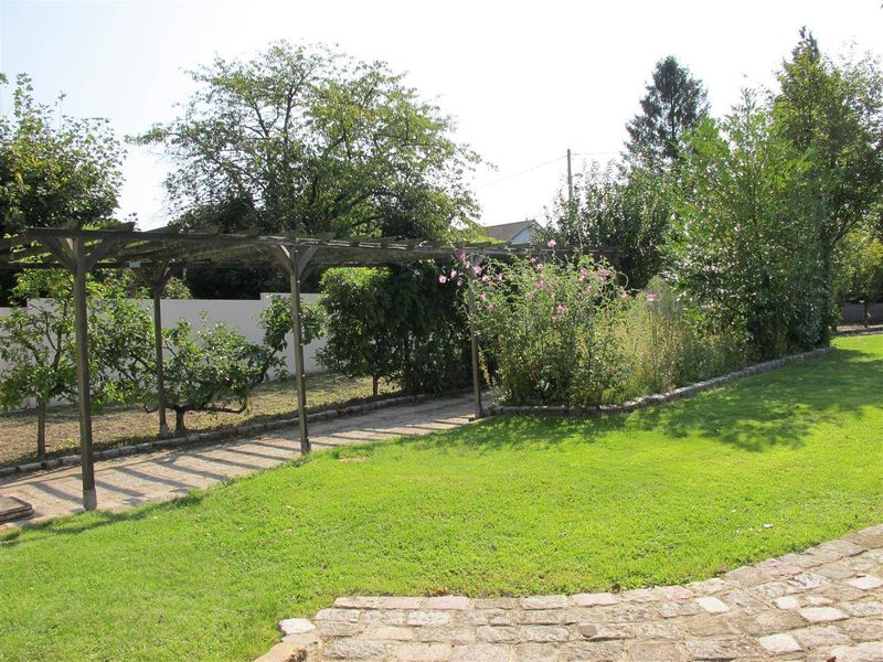 Maison 3 chambres avec nombreuses dépendances en vente à saint laurent de brévedent 76700