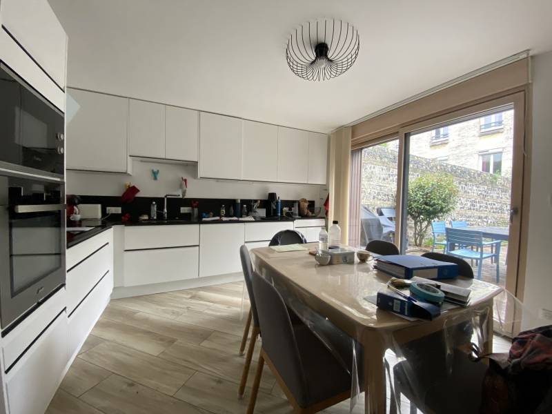 EN EXCLUSIVITÉ, À 2 pas de la PLAGE, Maison 4 CHAMBRES offrant vie de PLAIN-PIED avec COUR et GRANDE TERRASSE  au HAVRE (76600)