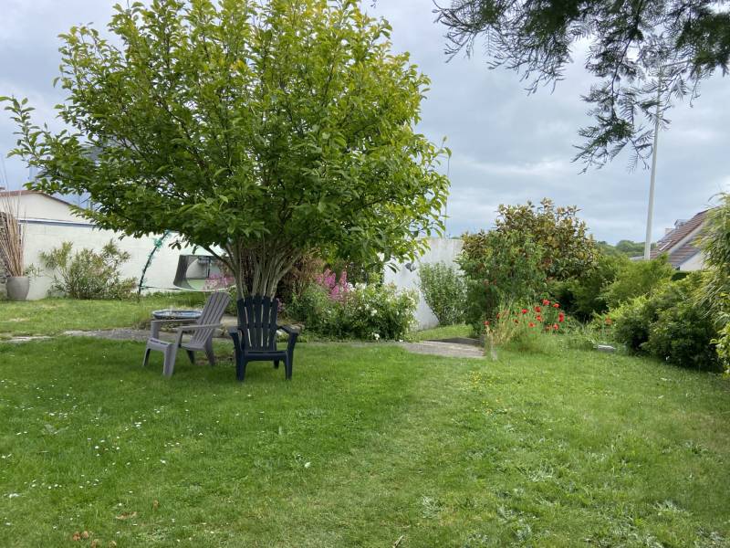 MAISON NON MITOYENNE + de 140m² hab. située au Cœur de SANVIC