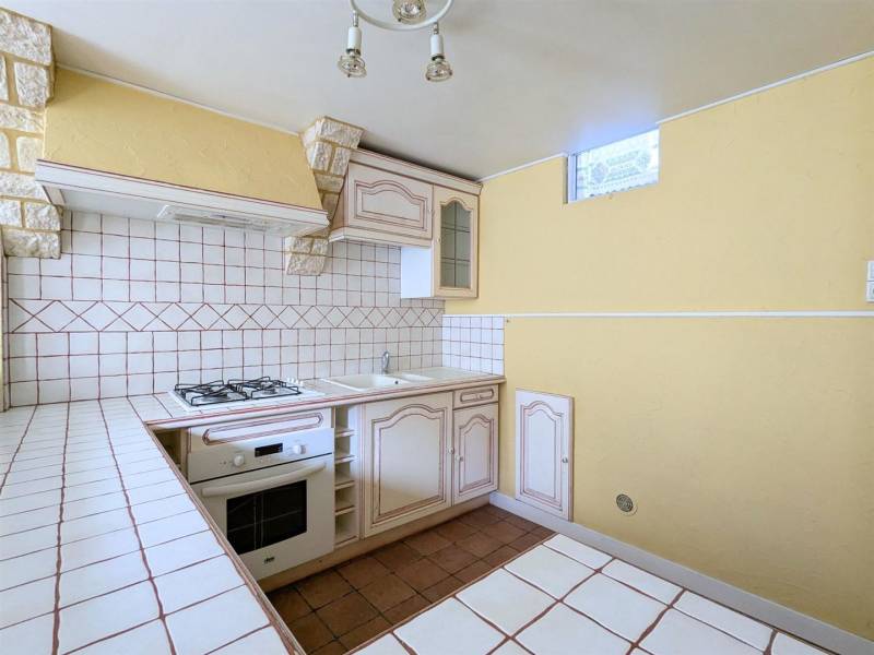 Maison BEAU POTENTIEL en plein CENTRE-BOURG de GRUCHET-LE-VALASSE (76210)