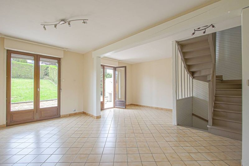 JOLIE MAISON T3 avec GARAGE + JARDIN CLOS située à ROLLEVILLE 76133, à 10 minutes de Montivilliers, proche du Havre