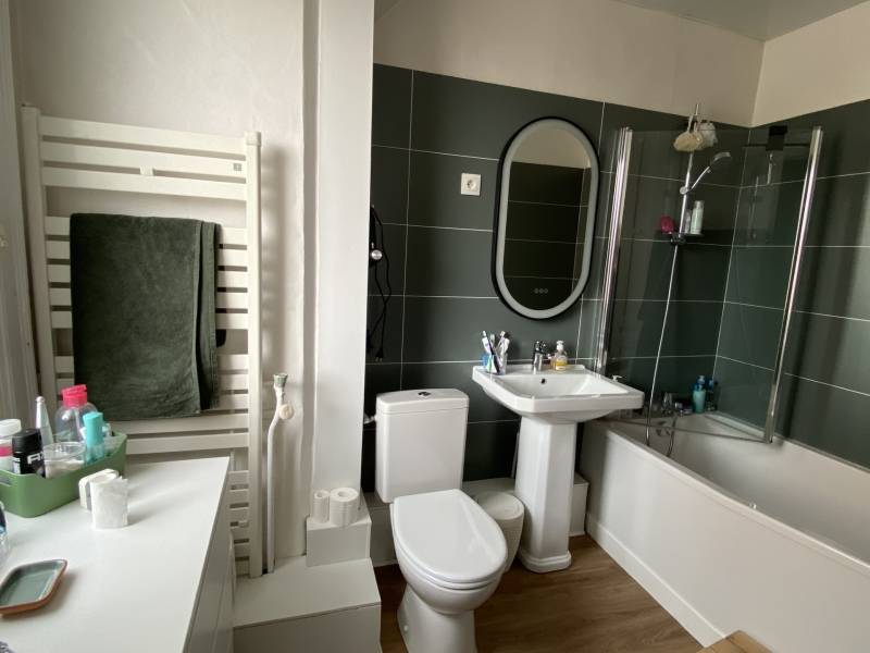 MAISON NON MITOYENNE + de 140m² hab. située au Cœur de SANVIC