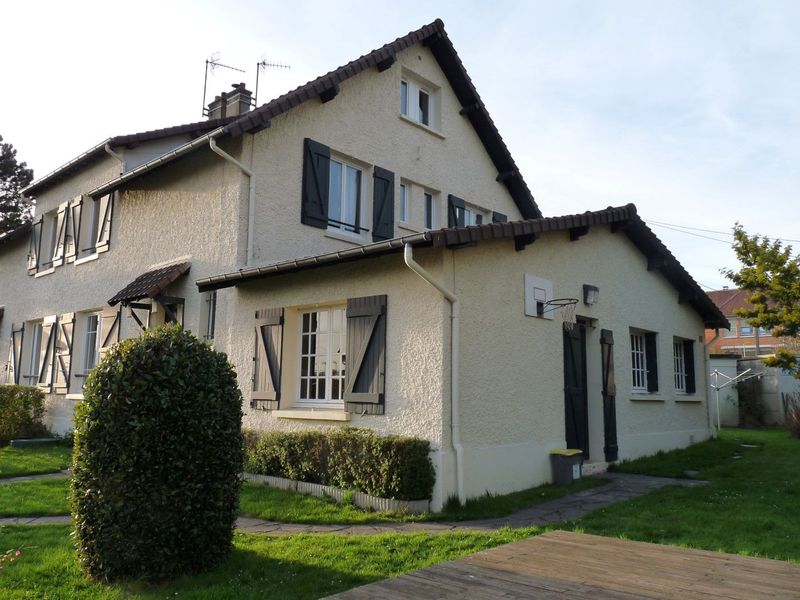 À vendre, BEAU PAVILLON FAMILIAL T9 à NOTRE DAME DE GRAVENCHON (76330)