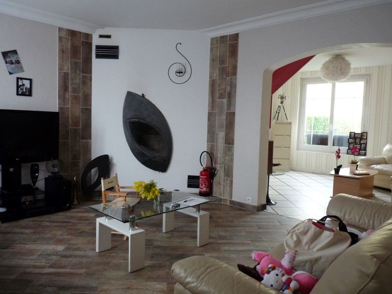 À vendre, BEAU PAVILLON FAMILIAL T9 à NOTRE DAME DE GRAVENCHON (76330)