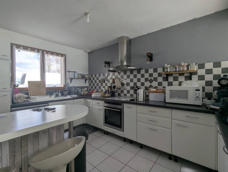 En EXCLUSIVITÉ, Maison NON-MITOYENNE offrant vie de PLAIN-PIED située dans le canton de SAINT-ROMAIN DE COLBOSC (76430)