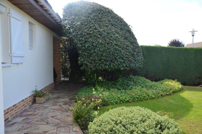 À vendre, MAISON TRADITIONNELLE T5 avec GARAGE et JARDIN CLOS située entre SAINT ROMAIN et LILLEBONNE 76170