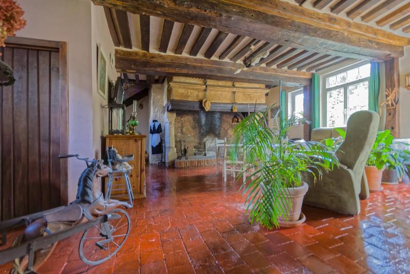 VENDU ! En co-EXCLUSIVITÉ, Bâtisse NORMANDE pleine de CHARME située entre SAINT-ROMAIN DE COLBOSC (76430) et BRÉAUTÉ (76110)