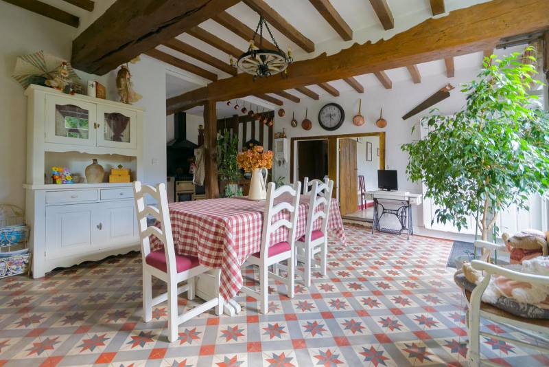 VENDU ! En co-EXCLUSIVITÉ, Bâtisse NORMANDE pleine de CHARME située entre SAINT-ROMAIN DE COLBOSC (76430) et BRÉAUTÉ (76110)