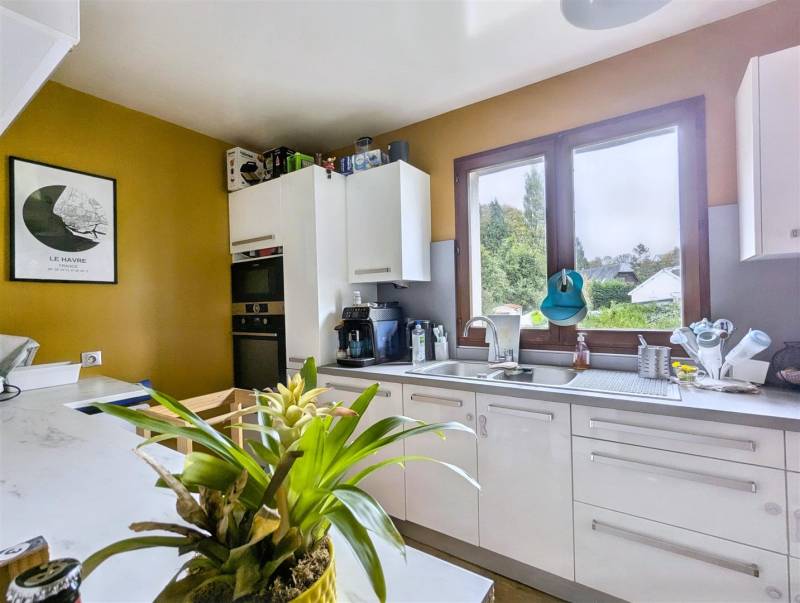 VENDU ! En EXCLUSIVITÉ, Maison NON-MITOYENNE en BON ÉTAT très bien située à MANÉGLISE (76133)