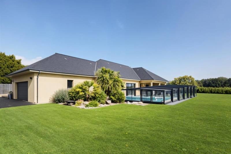 En EXCLUSIVITÉ, Belle Maison RÉCENTE 2019 Volume 150m² avec PISCINE idéalement située dans le CENTRE de SAINT-ROMAIN DE COLBOSC (76430)