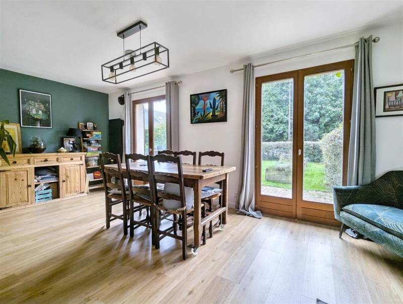 VENDU ! En EXCLUSIVITÉ, Maison NON-MITOYENNE en BON ÉTAT très bien située à MANÉGLISE (76133)