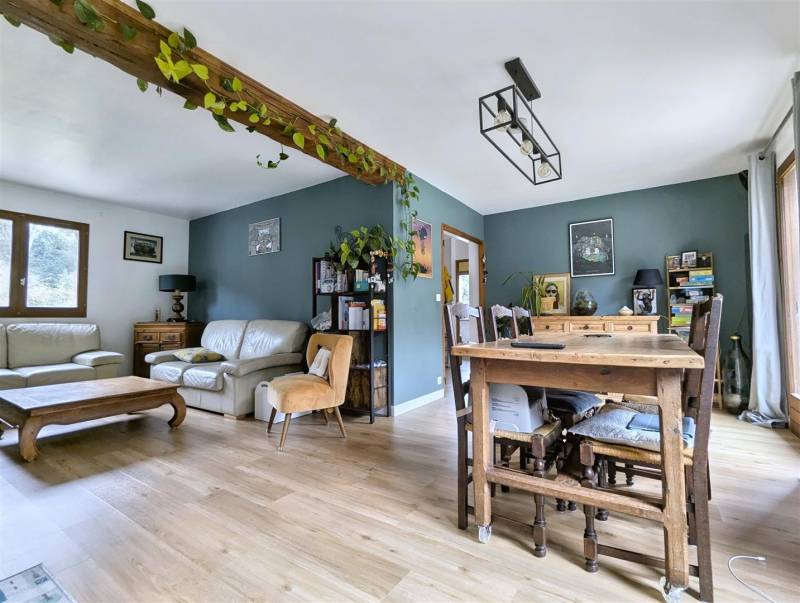 VENDU ! En EXCLUSIVITÉ, Maison NON-MITOYENNE en BON ÉTAT très bien située à MANÉGLISE (76133)