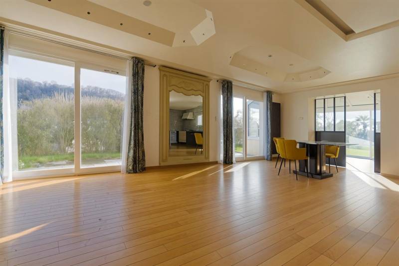 Grande Maison VOLUME 170m² offrant vie de PLAIN-PIED idéalement située à OUDALLE (76430)