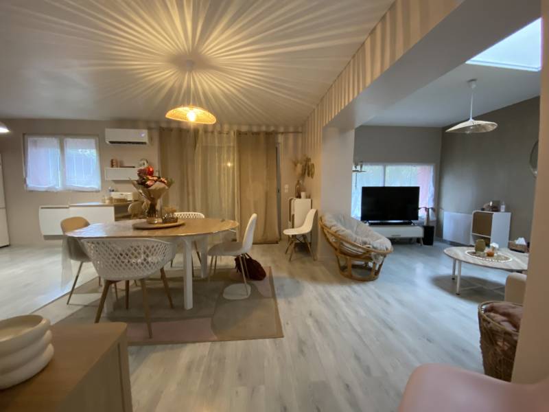 VENDU ! ENSEMBLE IMMOBILIER - BON ÉTAT  situé axe LE HAVRE - SAINT ROMAIN DE COLBOSC (76700)