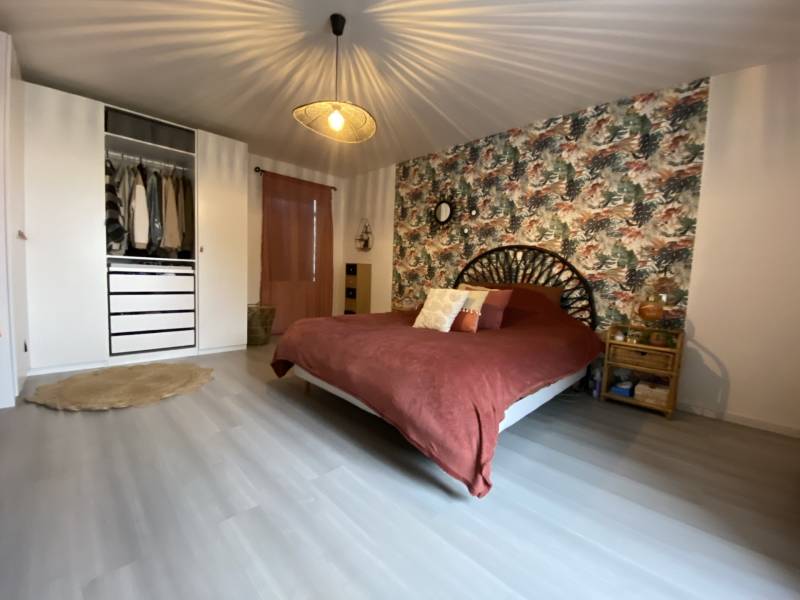 VENDU ! ENSEMBLE IMMOBILIER - BON ÉTAT  situé axe LE HAVRE - SAINT ROMAIN DE COLBOSC (76700)