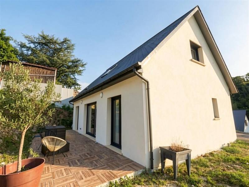 En EXCLUSIVITÉ, Maison RÉCENTE 2021 offrant vie de PLAIN-PIED située à proximité de GONFREVILLE L'ORCHER (76700)