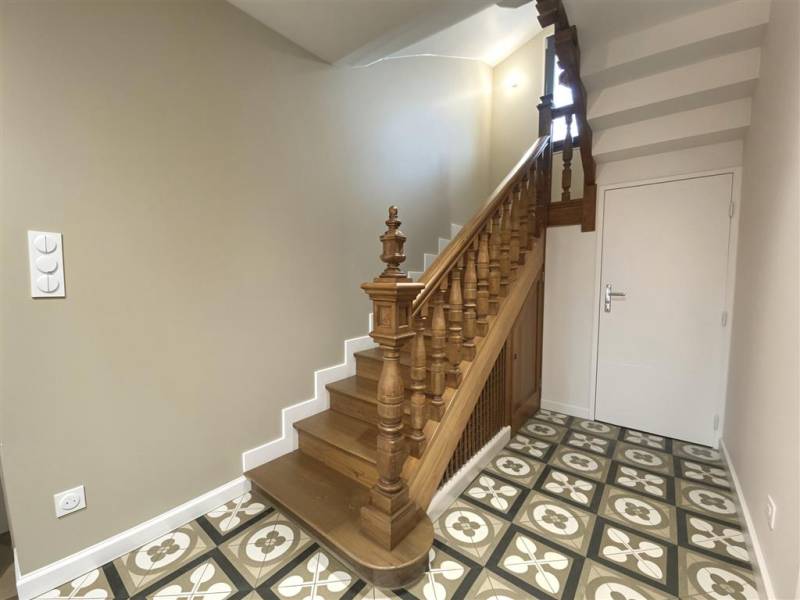 BELLE Maison de CARACTÈRE avec BEAUX VOLUMES idéalement située à MONTIVILLIERS (76290).