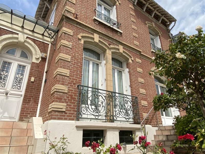 Maison BOURGEOISE BEAU VOLUME offrant de BELLES PRESTATIONS très bien située au HAVRE (76600) - proche Montmorency